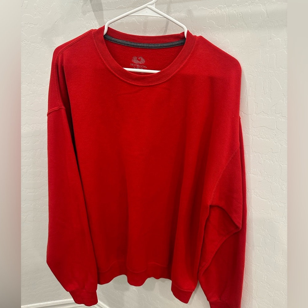 Red crew neck sweat shirt